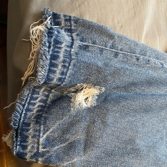 American Eagle ripped jeans - Picture 3 of 4